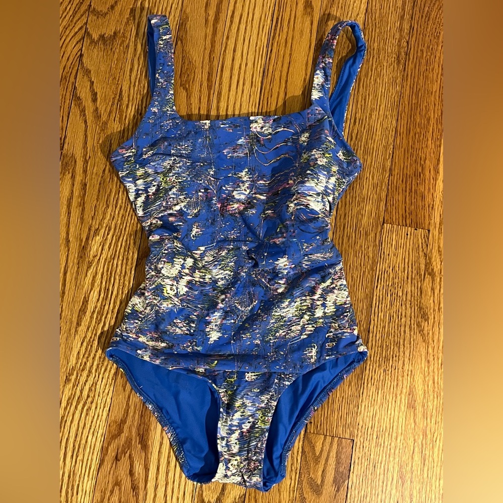 Lululemon women’s bathing suit, one piece with dipped back